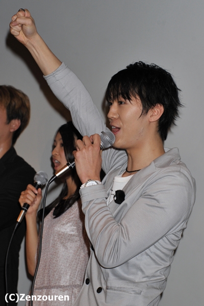 tHgM[